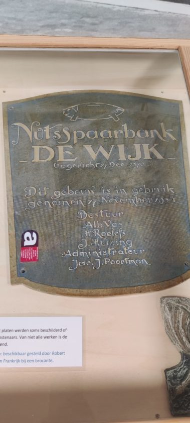 Cartel diseñado con asbestos