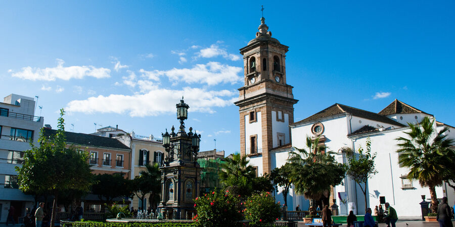 Vista de la Plaza Alta General de Algeciras.