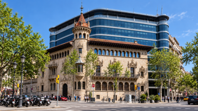 Imagen frontal del edifico de la Diputación de Barcelona, Cataluña, España