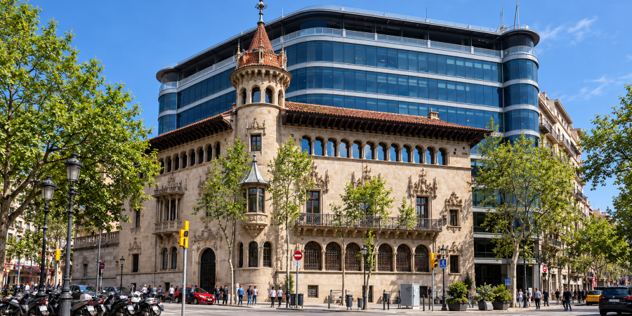 Imagen frontal del edifico de la Diputación de Barcelona, Cataluña, España